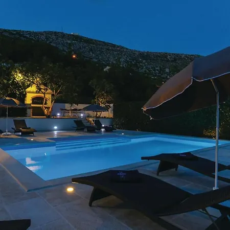 Villa In Gornje Sitno