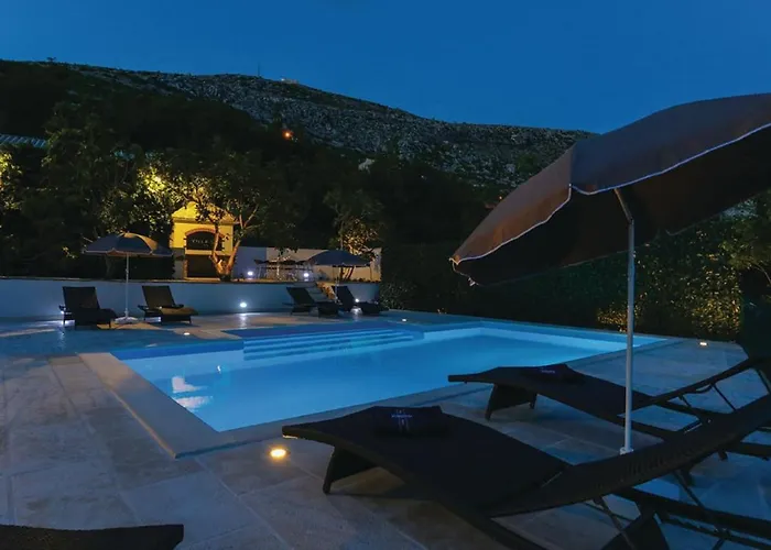 Villa In Gornje Sitno